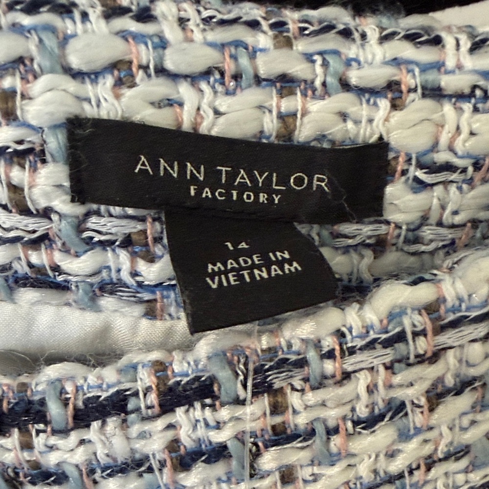 Ann Taylor Blue and White Tweed Pencil Skirt 14 NWT - Picture 2 of 4